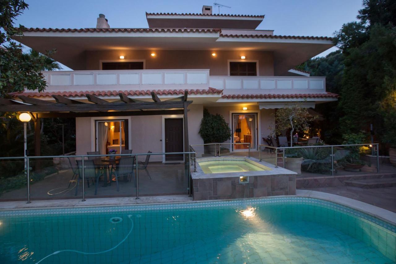 Exceptional Villa In Voula Near The Sea 아테네 외부 사진