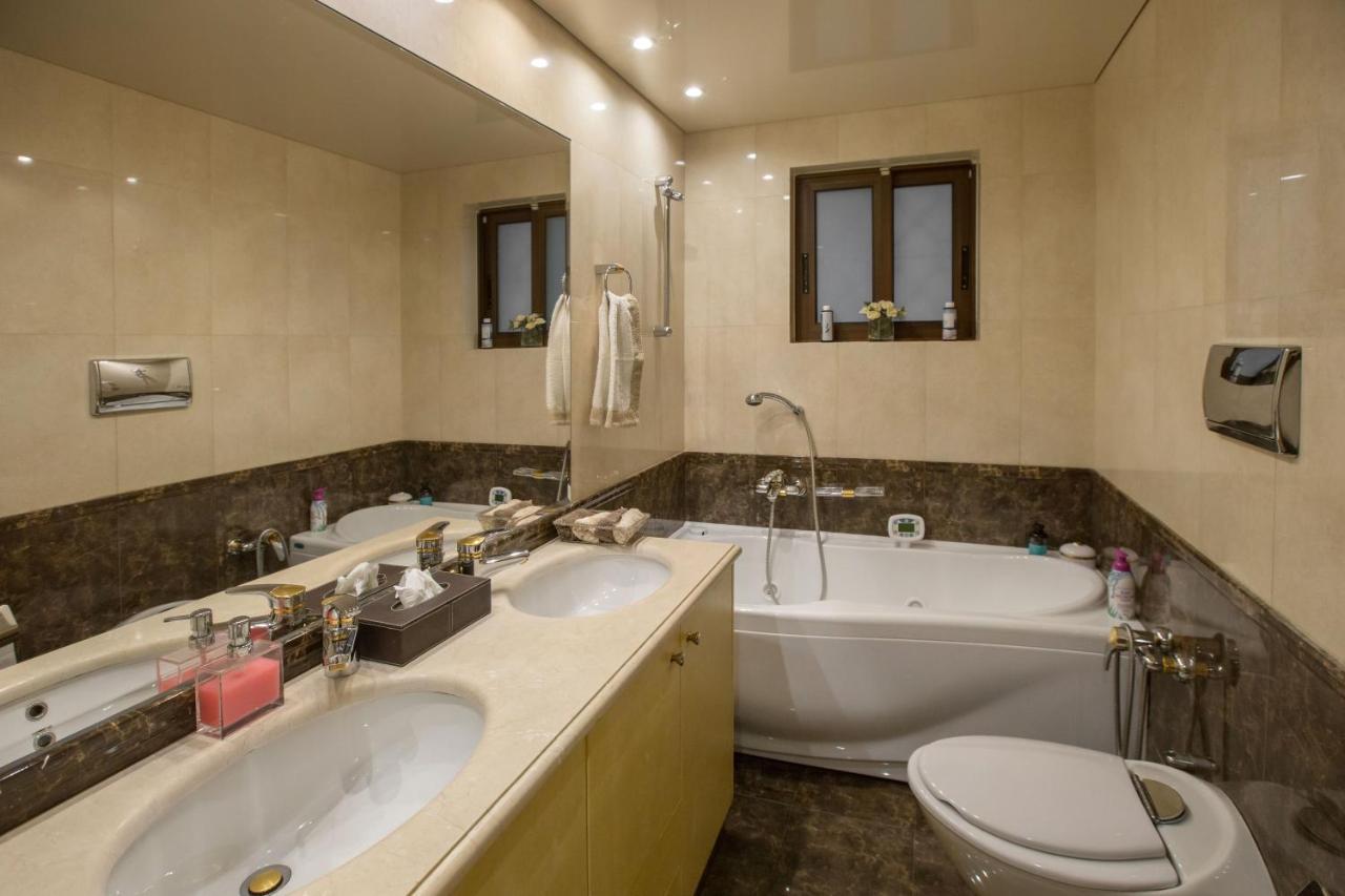 Exceptional Villa In Voula Near The Sea 아테네 외부 사진
