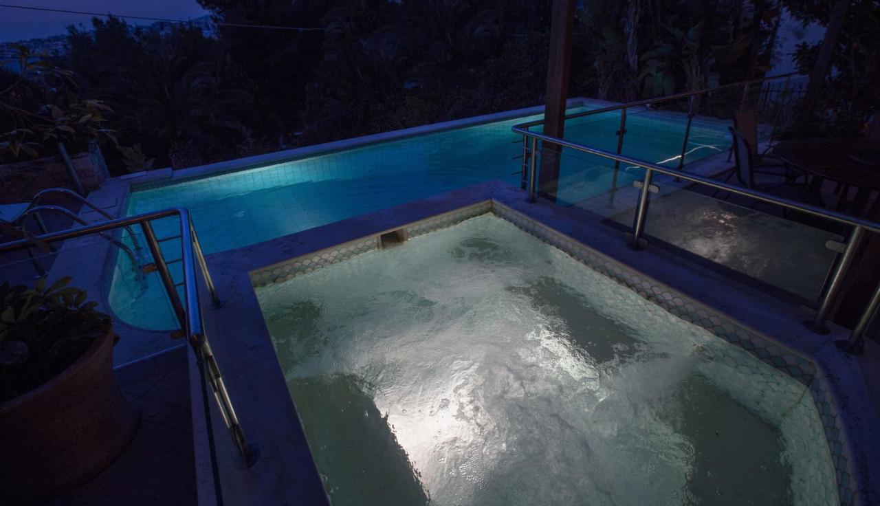 Exceptional Villa In Voula Near The Sea 아테네 외부 사진