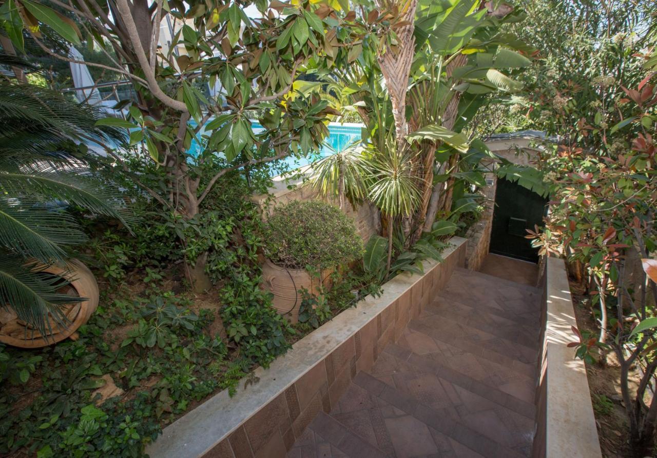 Exceptional Villa In Voula Near The Sea 아테네 외부 사진