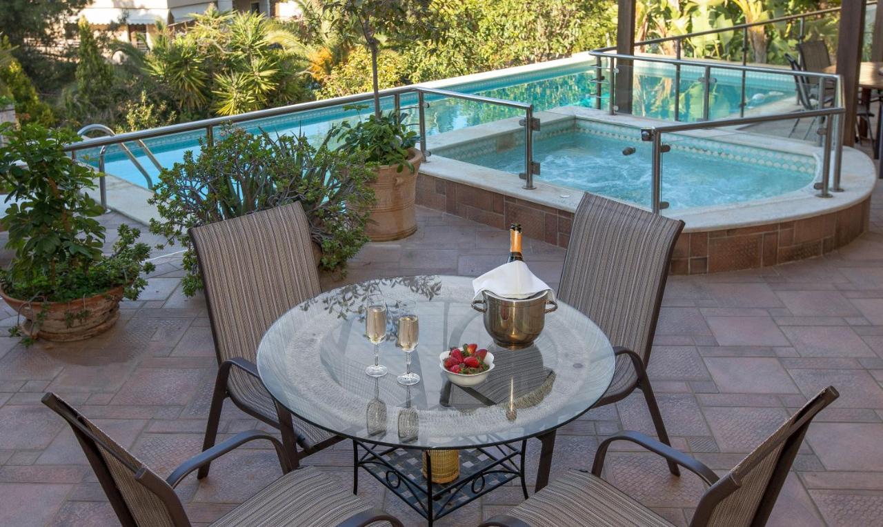 Exceptional Villa In Voula Near The Sea 아테네 외부 사진